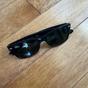 Ray Ban wayfarer sunglasses